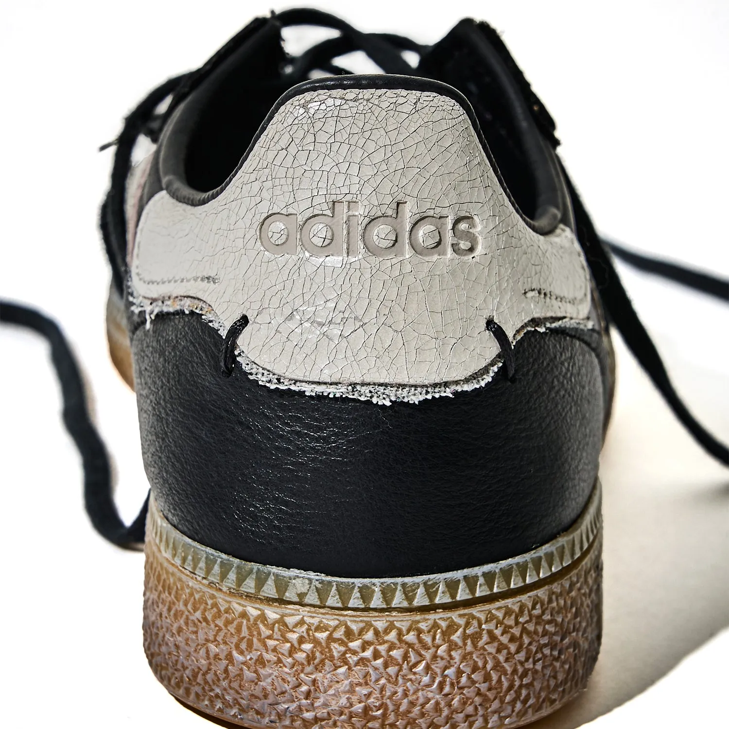Adidas x INVINCIBLE Handball Spezial
