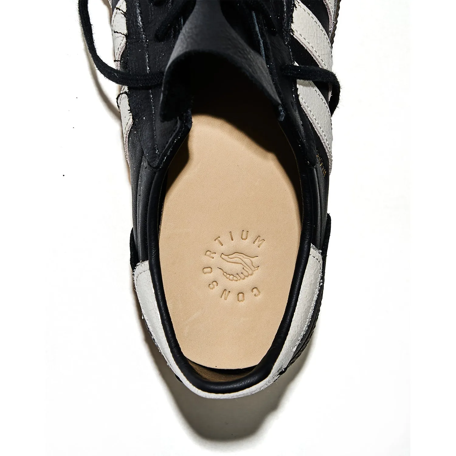 Adidas x INVINCIBLE Handball Spezial