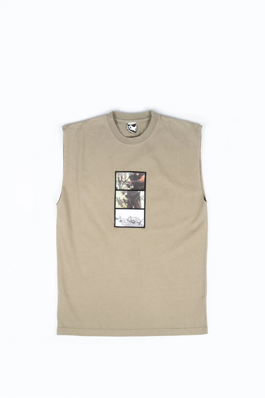 GR10K ALL SEASONS UTILITY SLEEVE LESS T-SHIRT WITH PATCH TAUPE