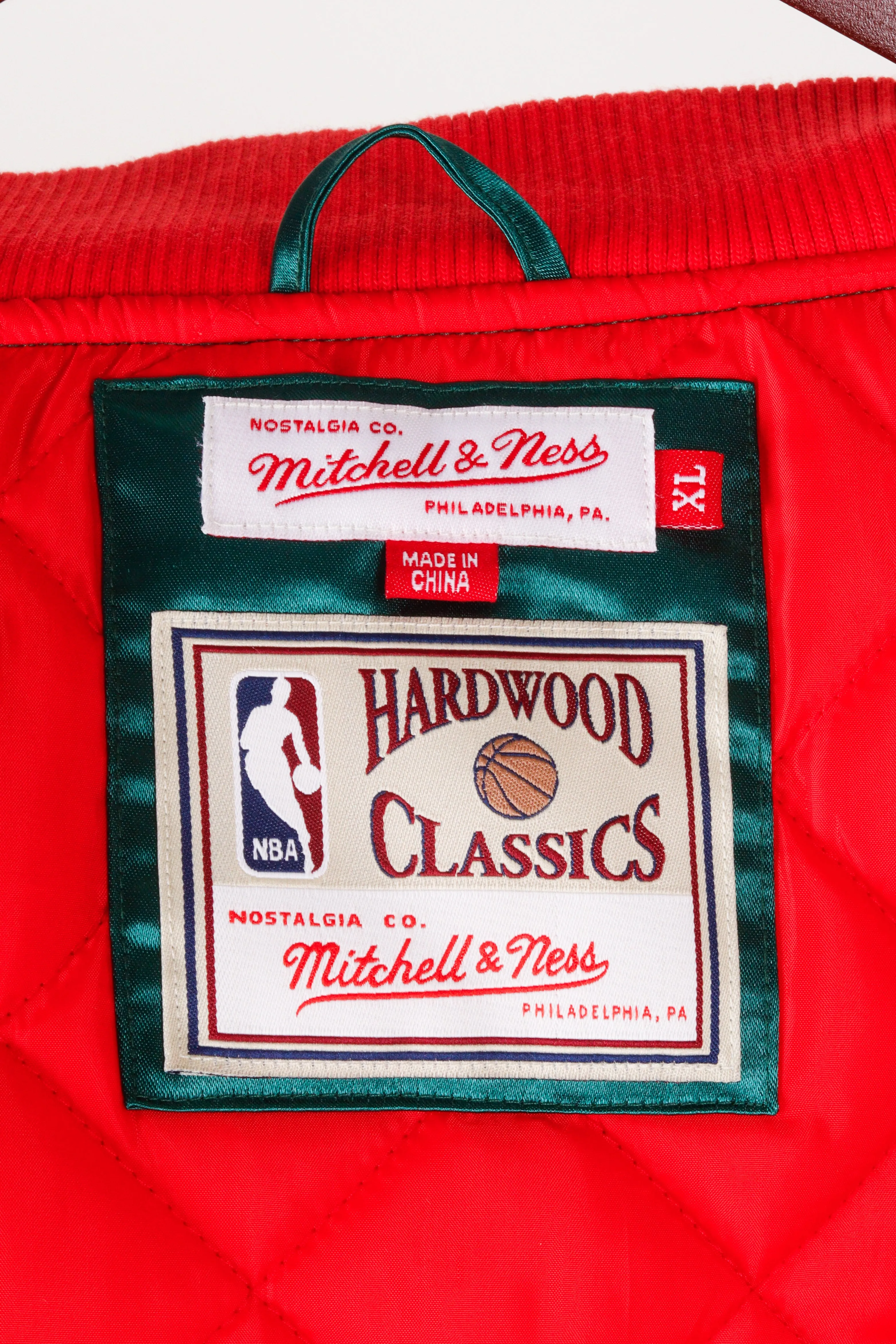 Mitchell & Ness 'Chicago Bulls Script Logo' Lightweight Satin Jacket Green (2018)