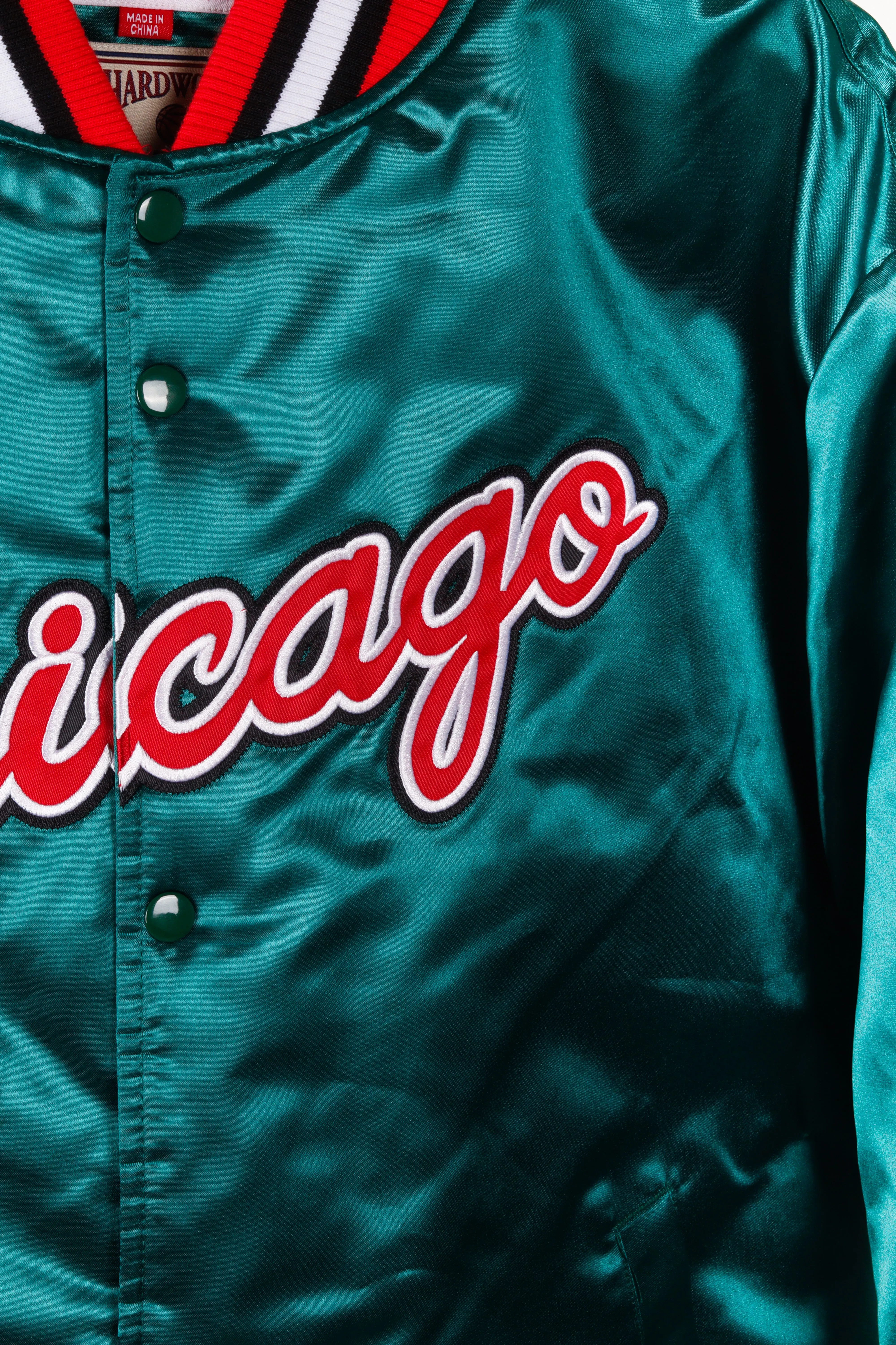 Mitchell & Ness 'Chicago Bulls Script Logo' Lightweight Satin Jacket Green (2018)